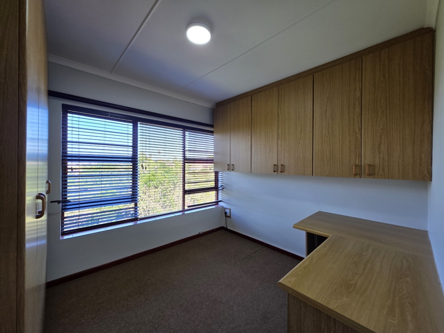 4 Bedroom Property for Sale in Wavecrest Eastern Cape